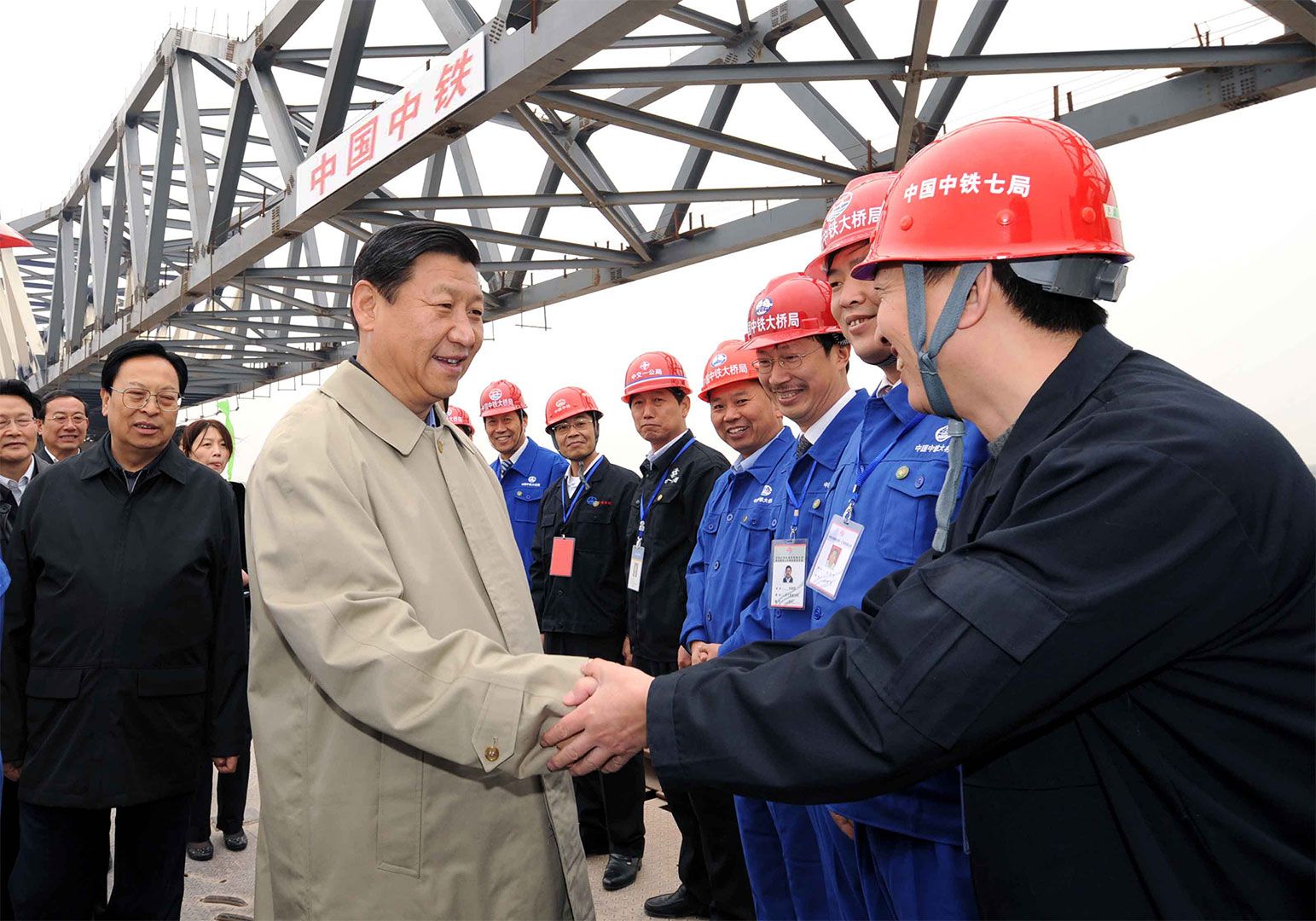 党和国家领导人习近平视察郑州黄河公铁两用大桥1