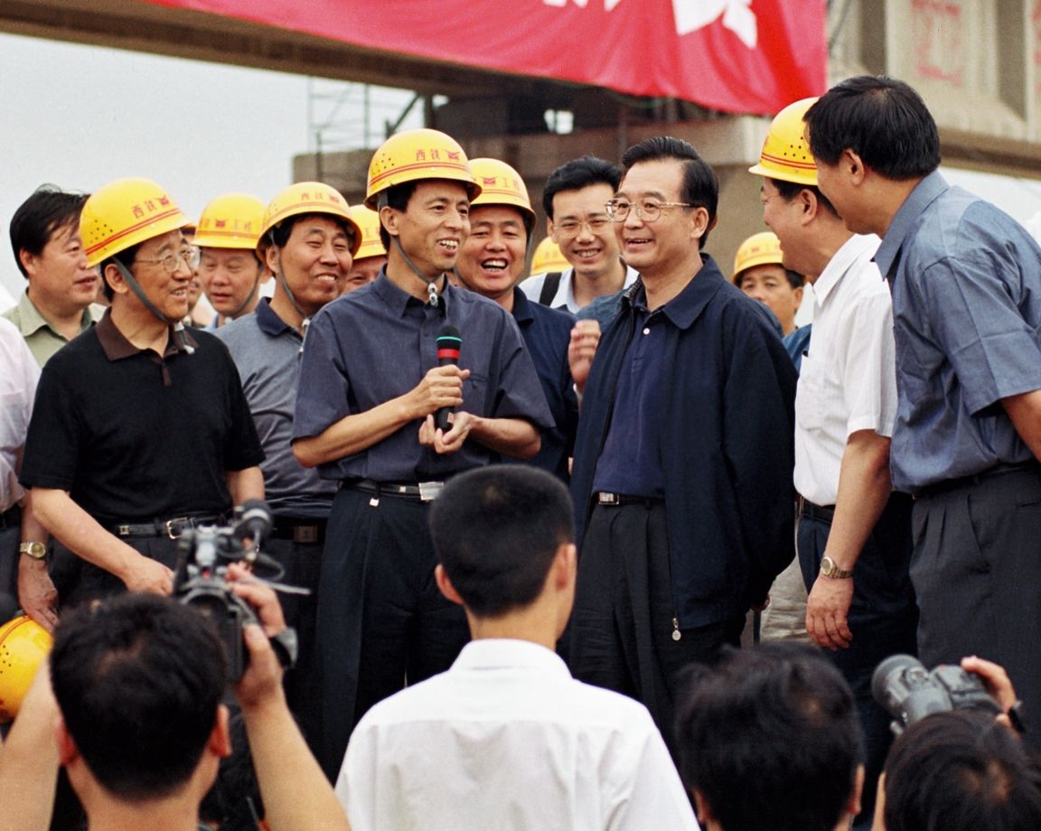 党和国家领导人温家宝视察陇海铁路灞河桥抢险工程_爱奇艺